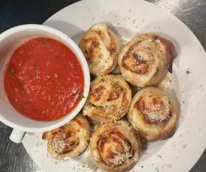 Cheesy Garlic Knots! Everyone’s favorite appetizer 